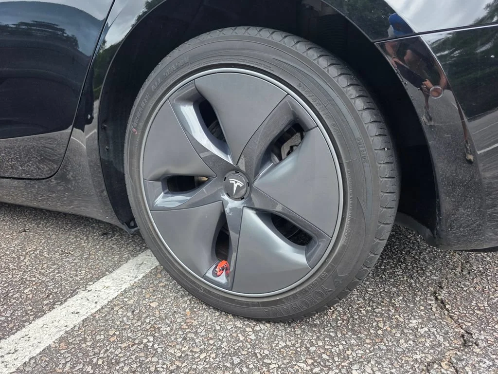 Used 2022  Tesla Long Range image 32