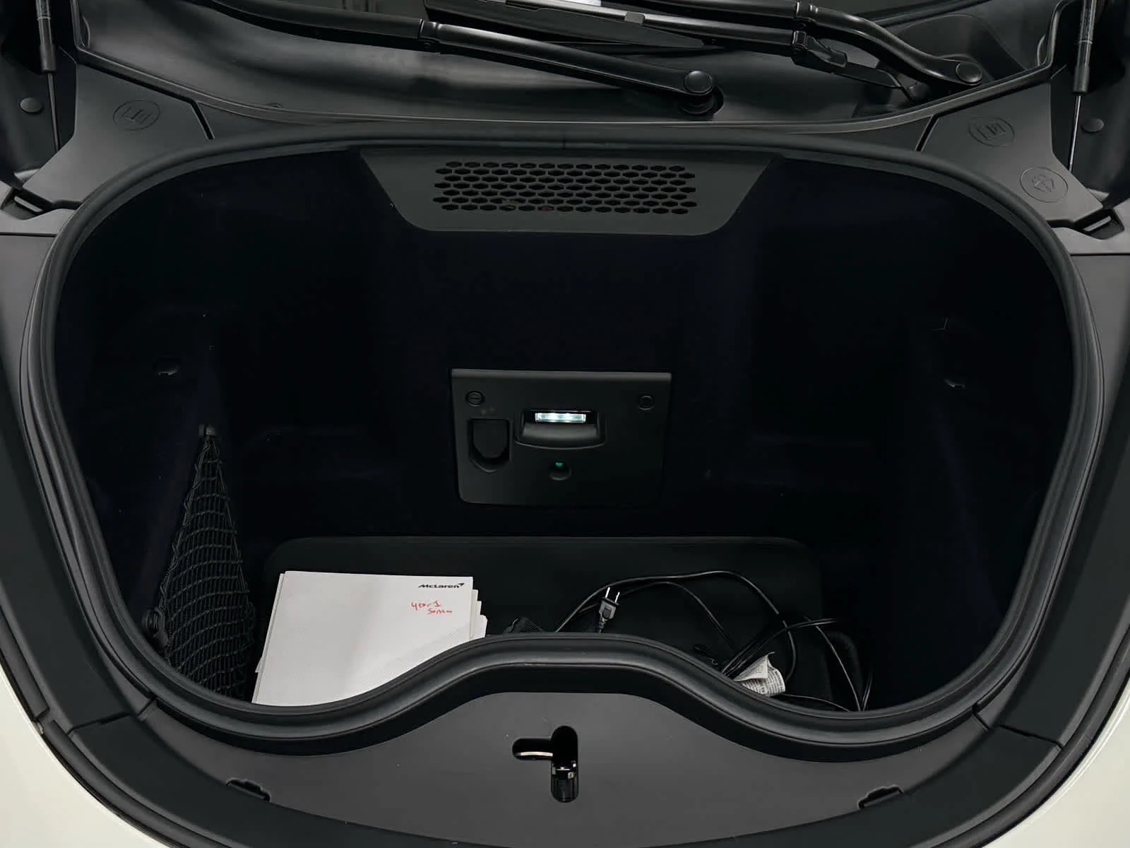 Used 2021 White McLaren  image 29