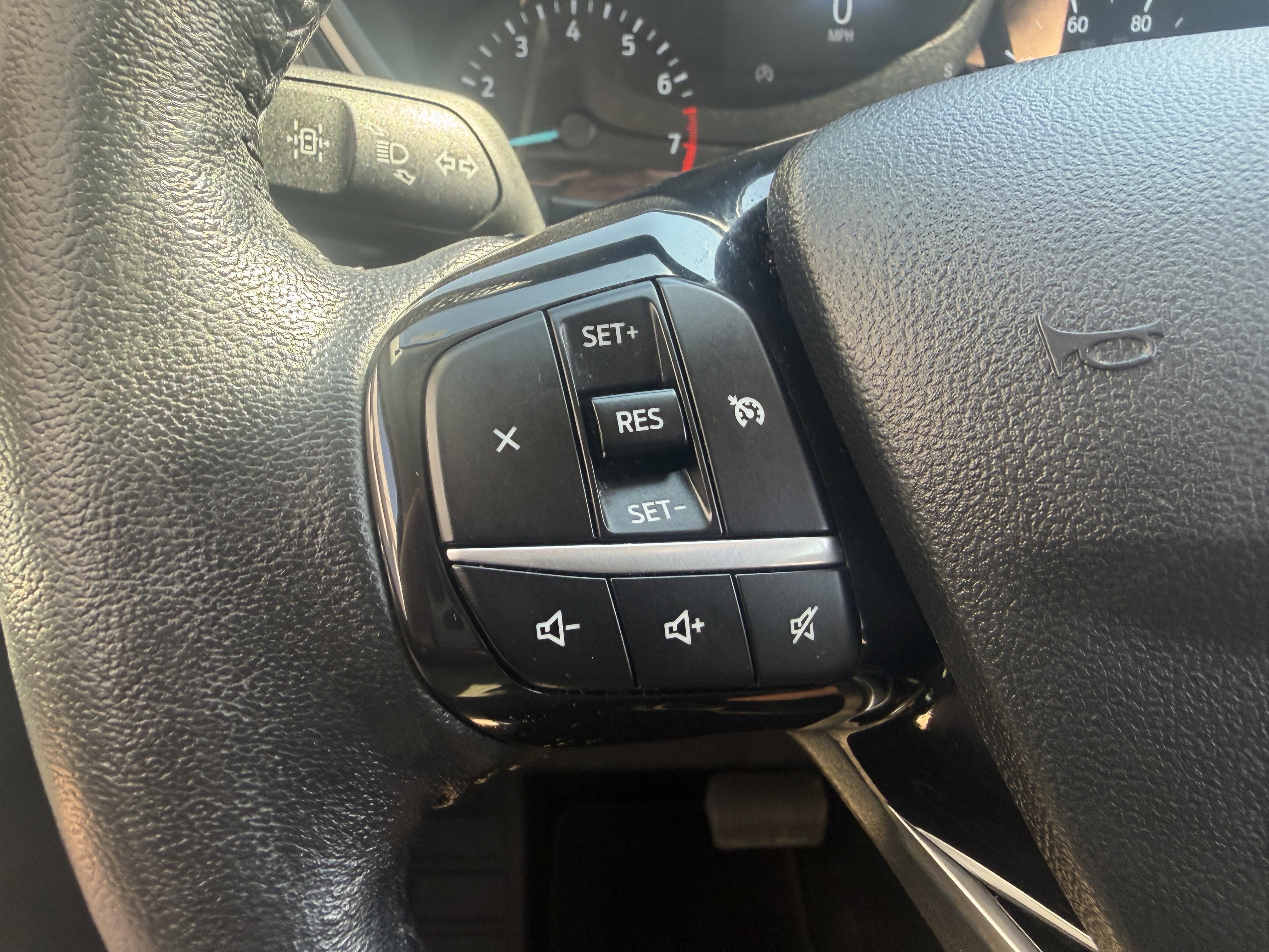 Used 2021 Oxford White Ford SE image 34
