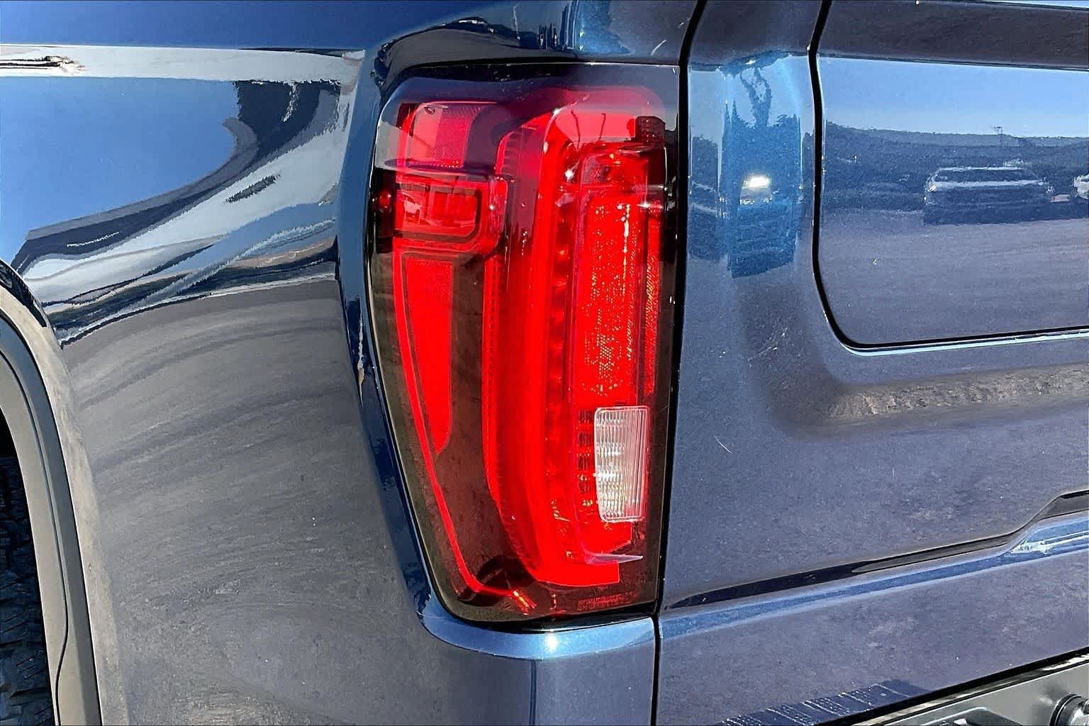Used 2019 Pacific Blue Metallic GMC SLT image 25