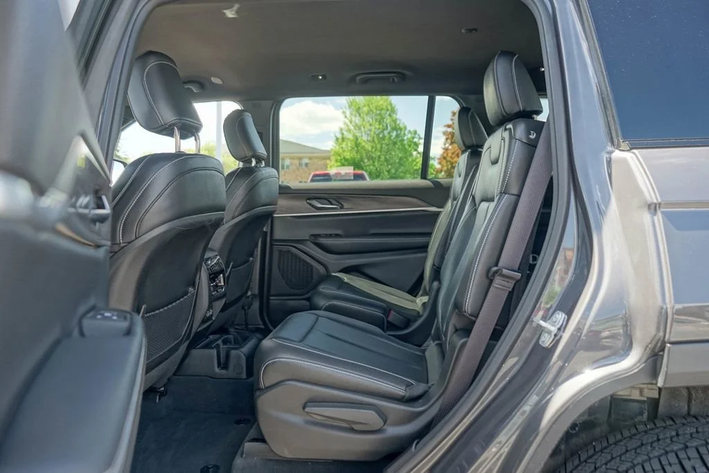 Used 2024 Baltic Gray Metallic Clearcoat Jeep Limited image 23