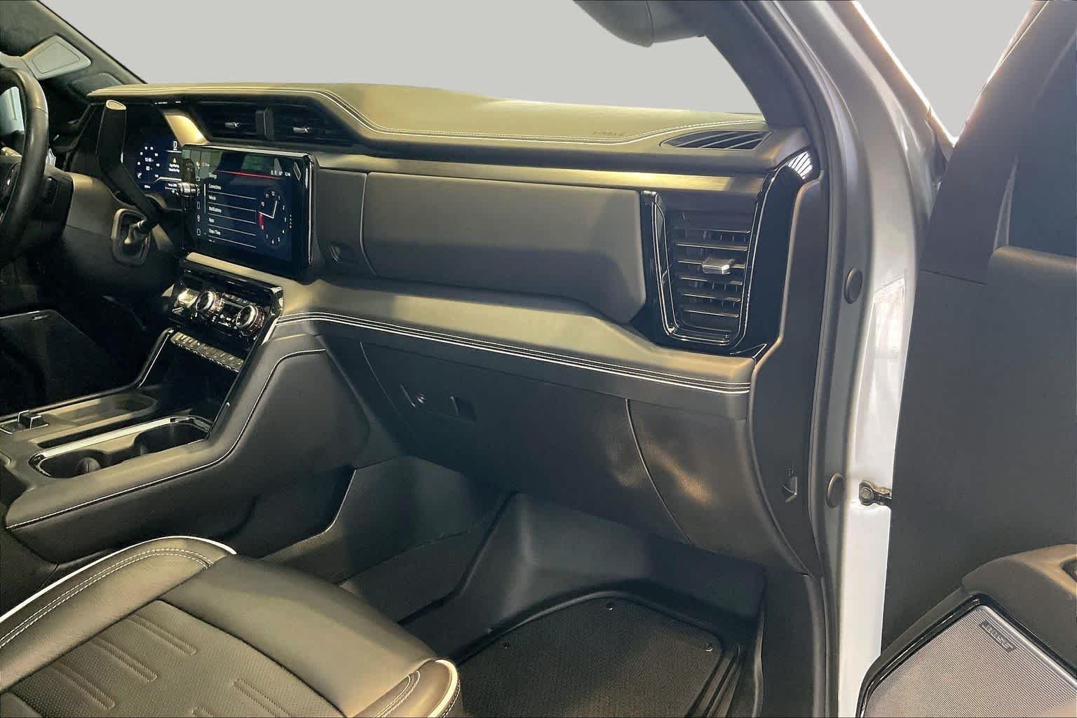 Used 2025 Sterling Metallic GMC AT4X image 19