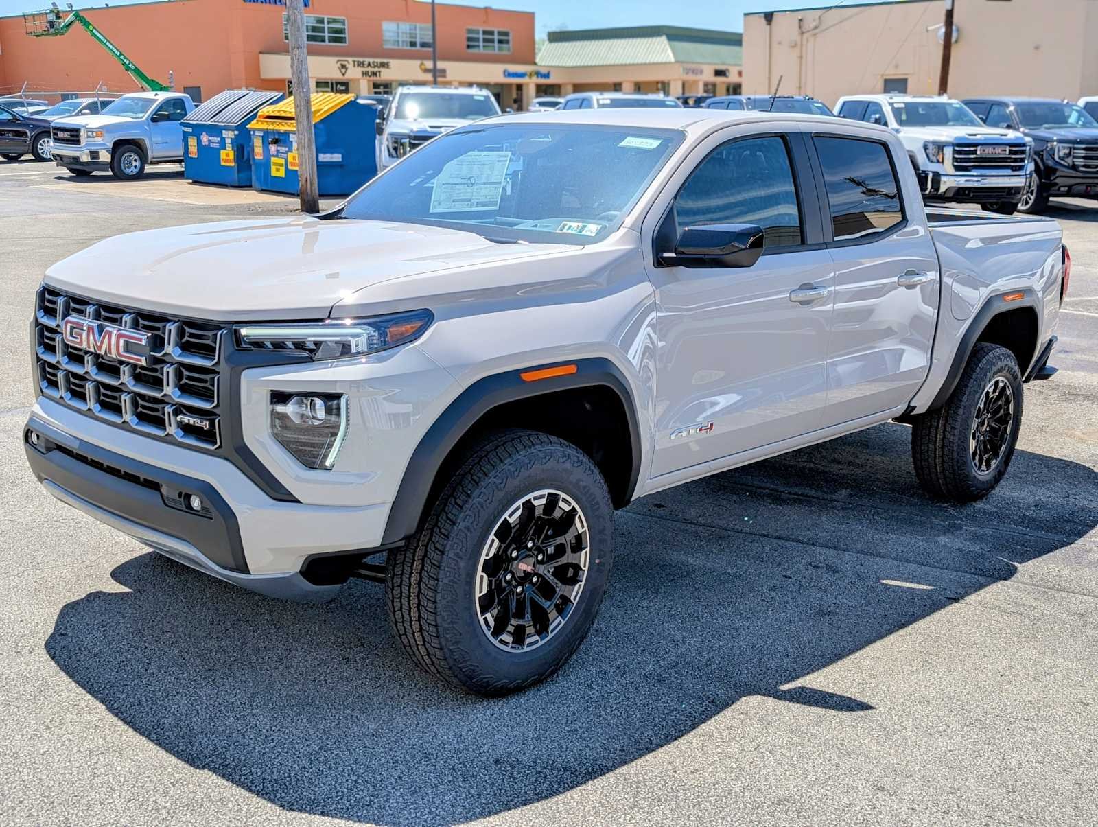 2026 GMC Canyon 4WD AT4 Crew Cab Short Box's photo