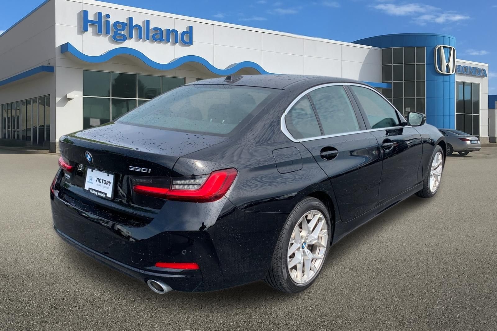 Used 2025 Black BMW 330i xDrive image 5