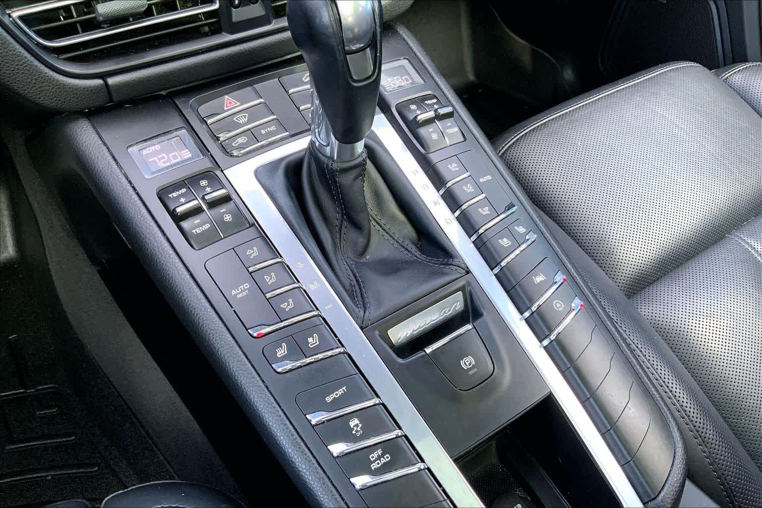 Used 2019 Carrara White Metallic Porsche  image 33