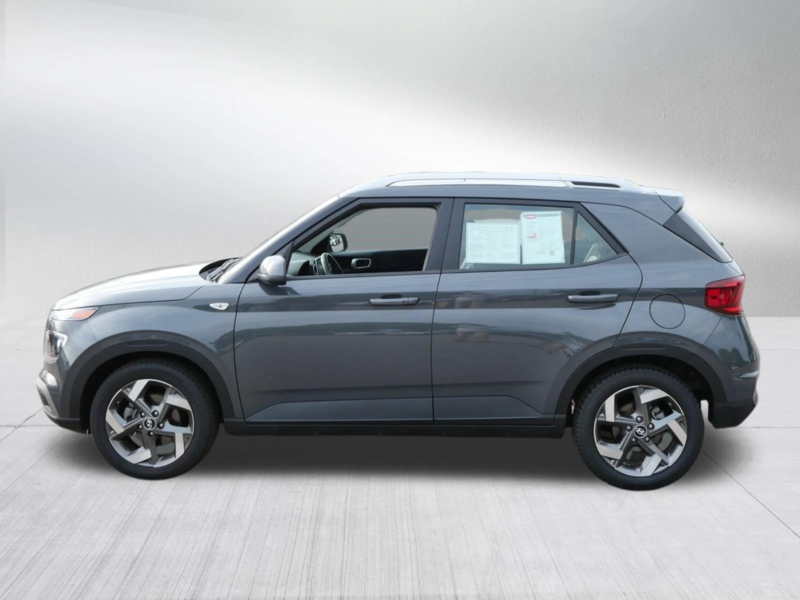 2025 Hyundai Venue SEL - Photo 4