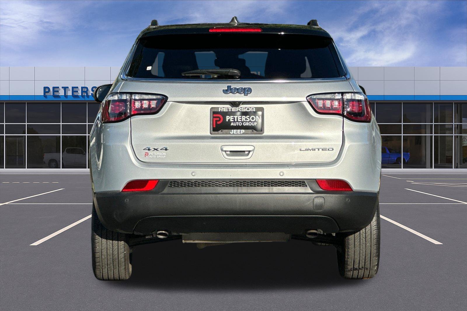 Used 2025 Silver Jeep Limited image 5