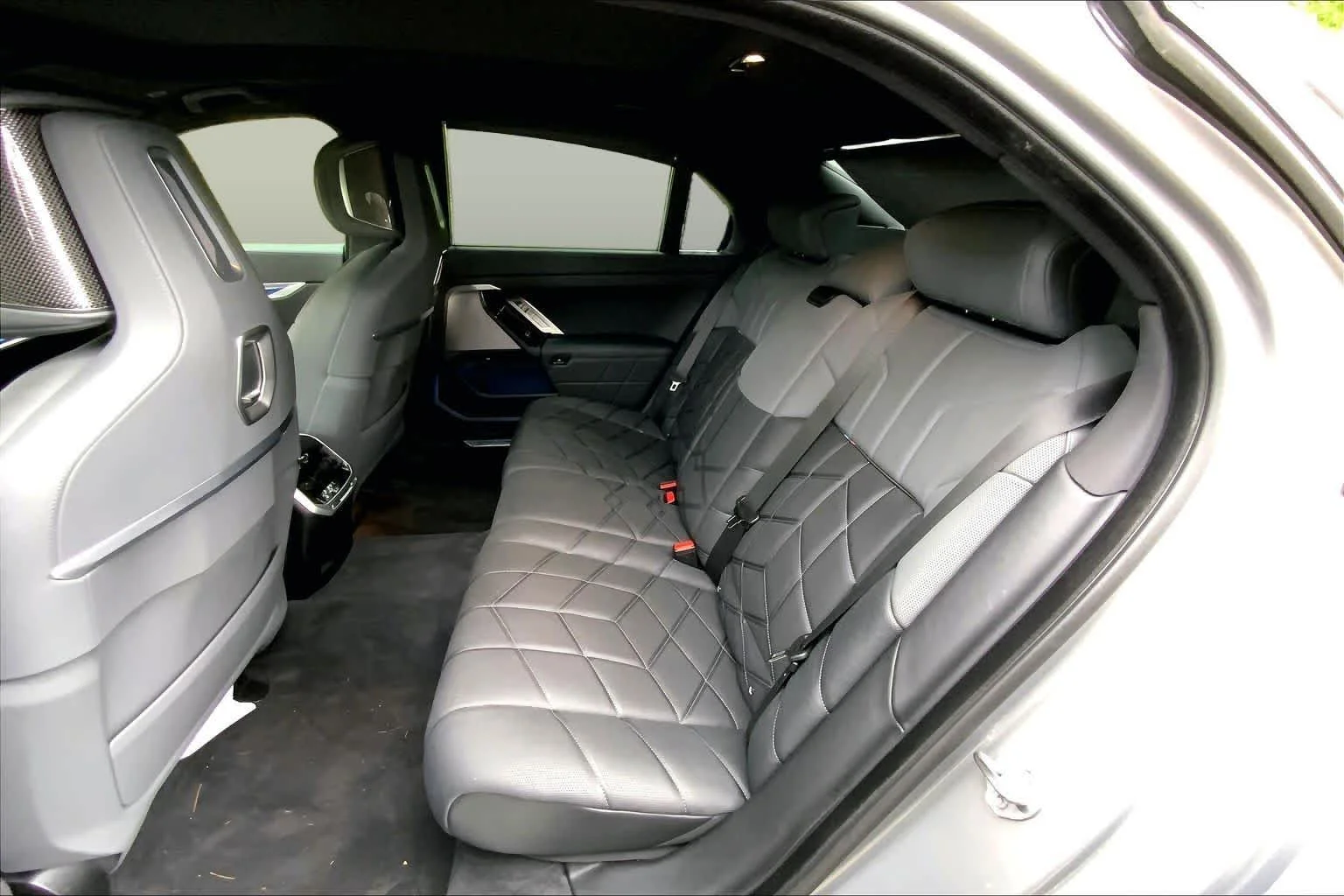 Certified Used 2023 Oxide Grey Met BMW 760i xDrive image 20