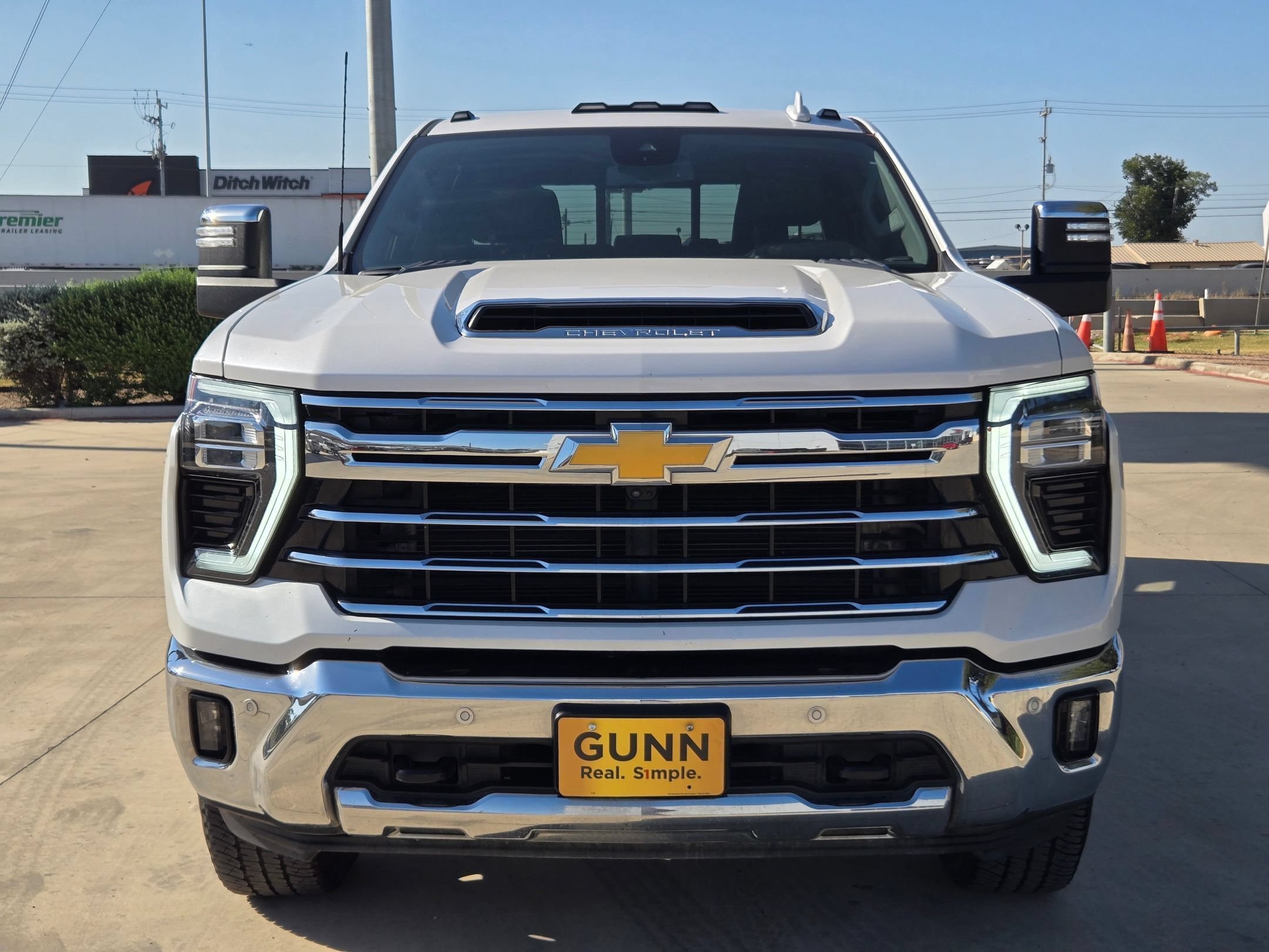Used 2024 Iridescent Pearl Tricoat Chevrolet LTZ image 2