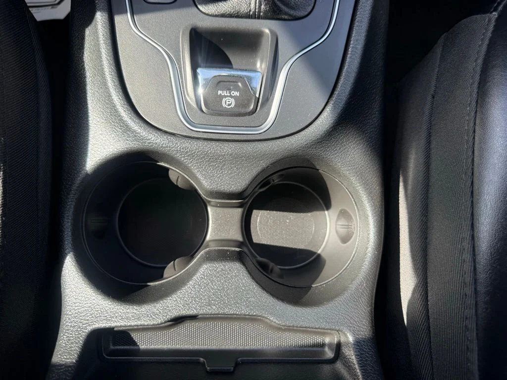 Used 2022 Gray Jeep Latitude Lux image 23