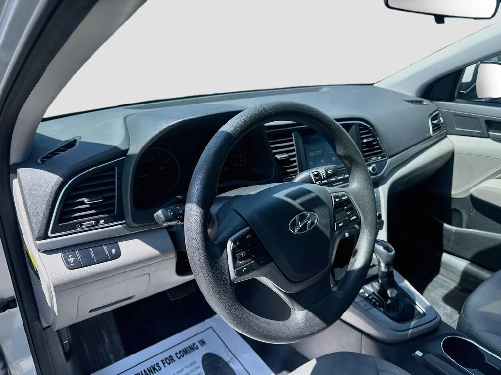 Used 2017 Silver Hyundai SE image 9