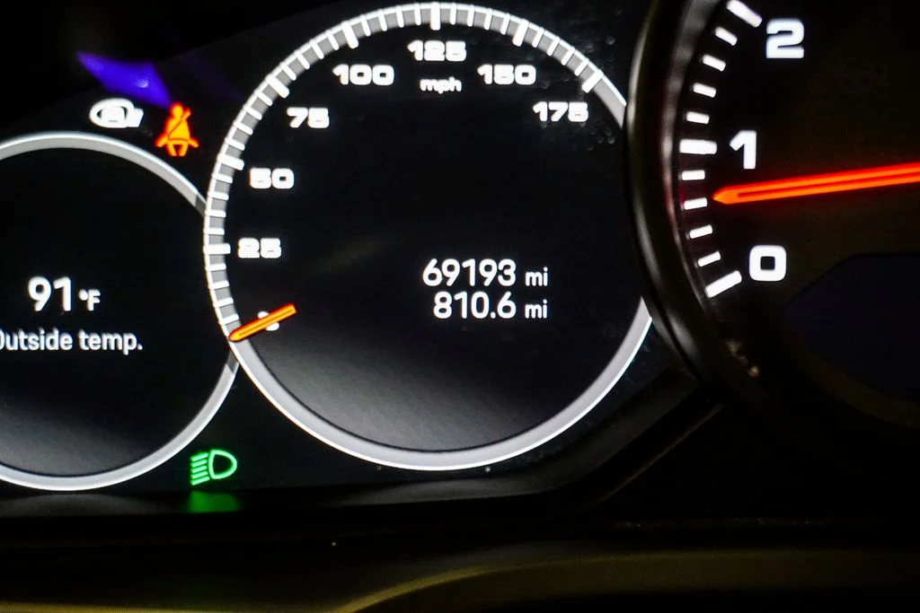 Used 2023 White Porsche Base image 32