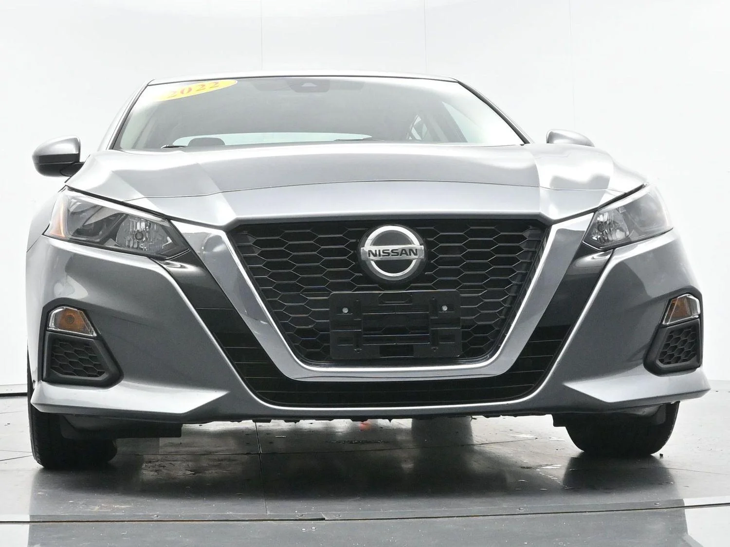Used 2022 Gun Metallic Nissan 2.5 S image 41