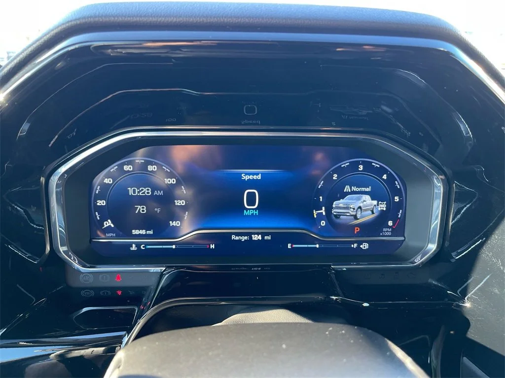 Used 2024 Summit White Chevrolet LT image 23