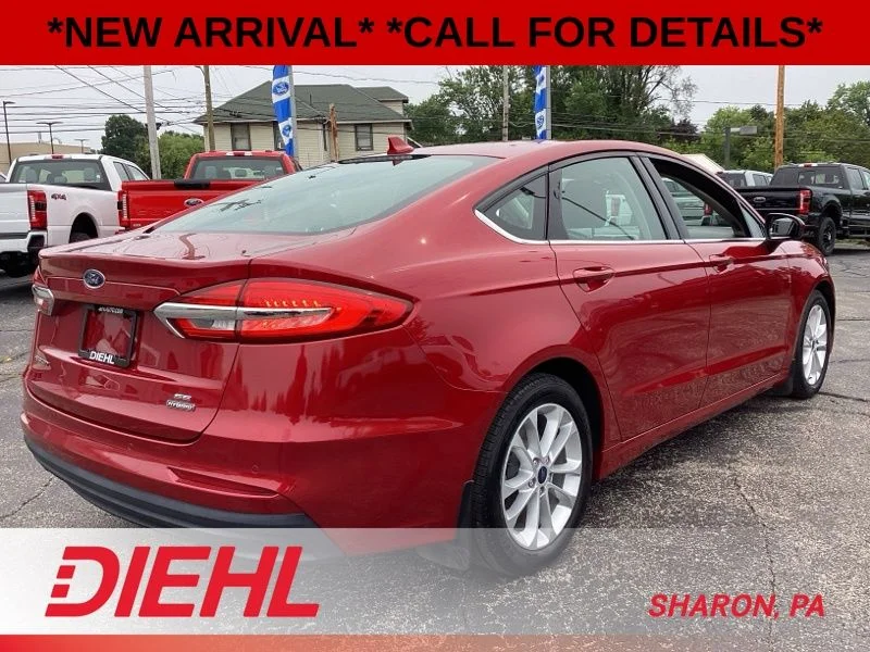 Used 2020 Red Ford SE image 7