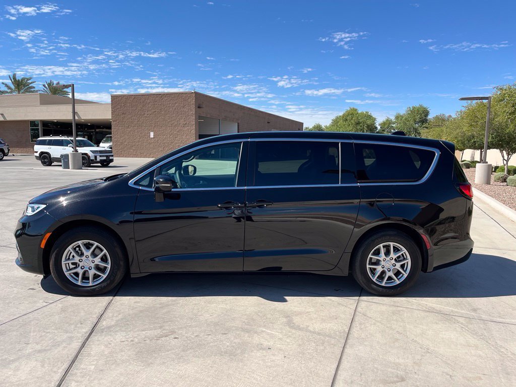 Certified Used 2026 Black Chrysler Select image 6