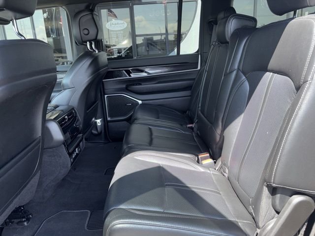 2024 Jeep Wagoneer L Series I - Photo 12