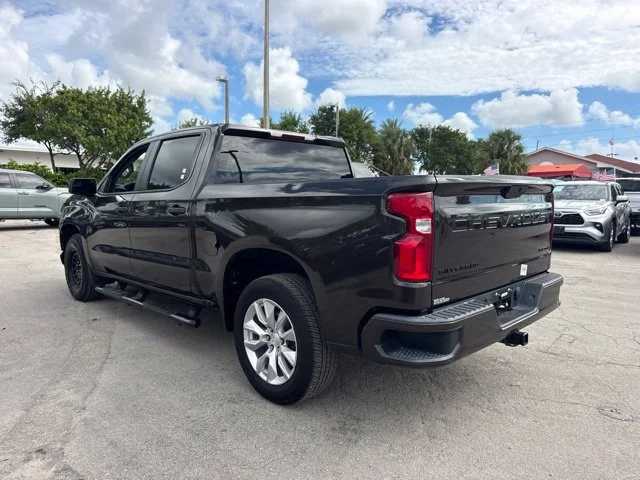 Used 2022 Brown Chevrolet Custom image 6