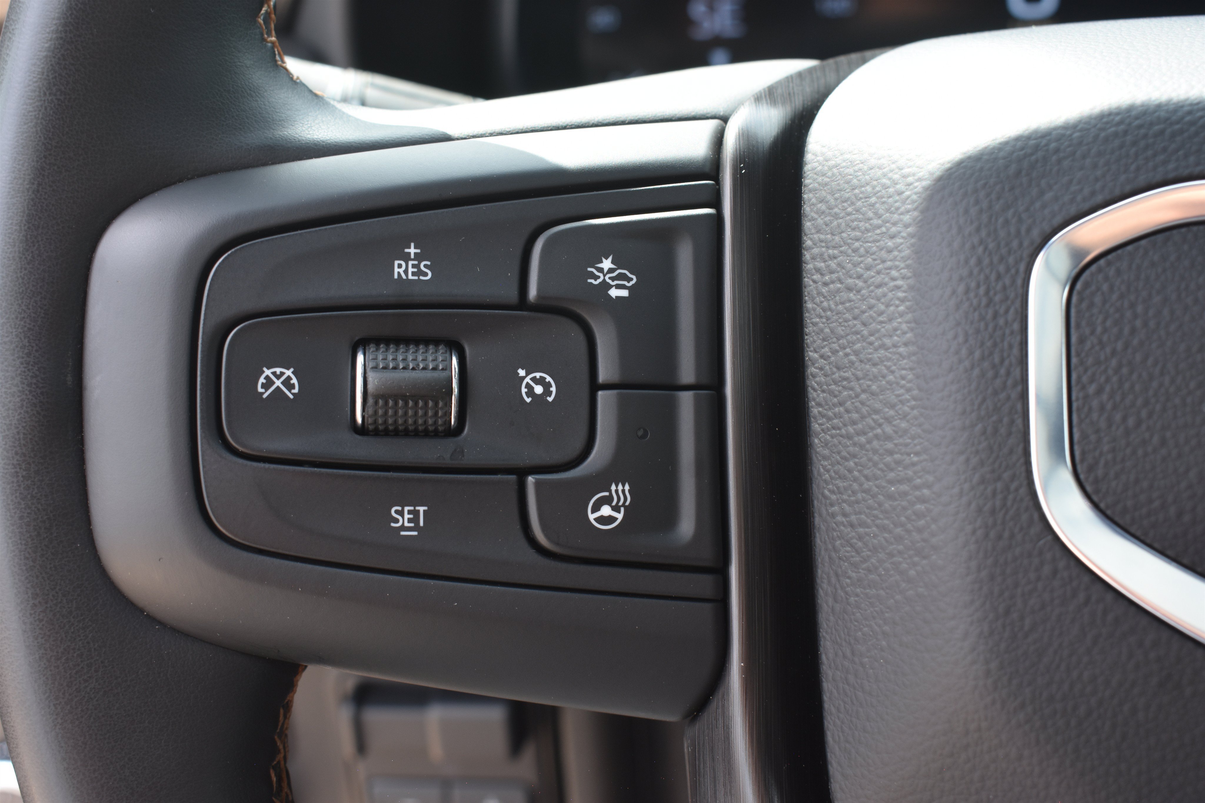 2024 GMC Yukon AT4 - Photo 23