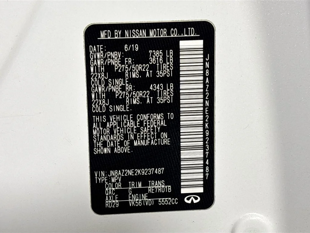 Used 2019 White INFINITI LUXE image 25