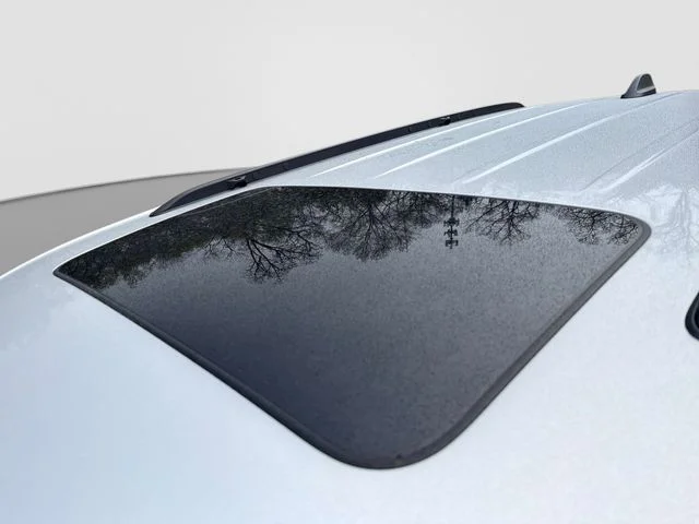 New 2026 Silver Zynith Exterior Paint Jeep Altitude image 29