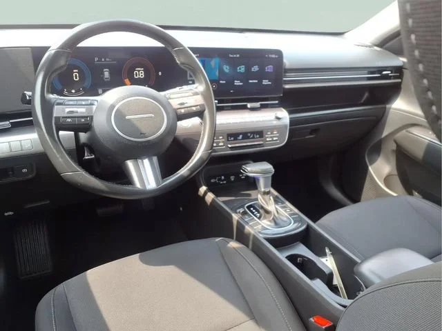 Used 2024  Hyundai SEL image 5