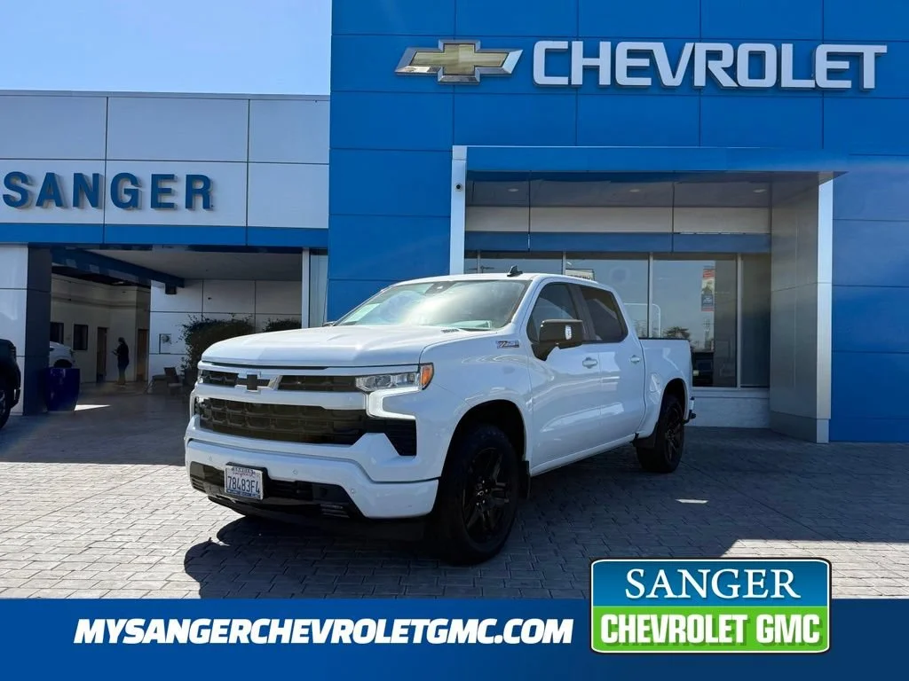 Used 2025 Summit White Chevrolet RST image 1