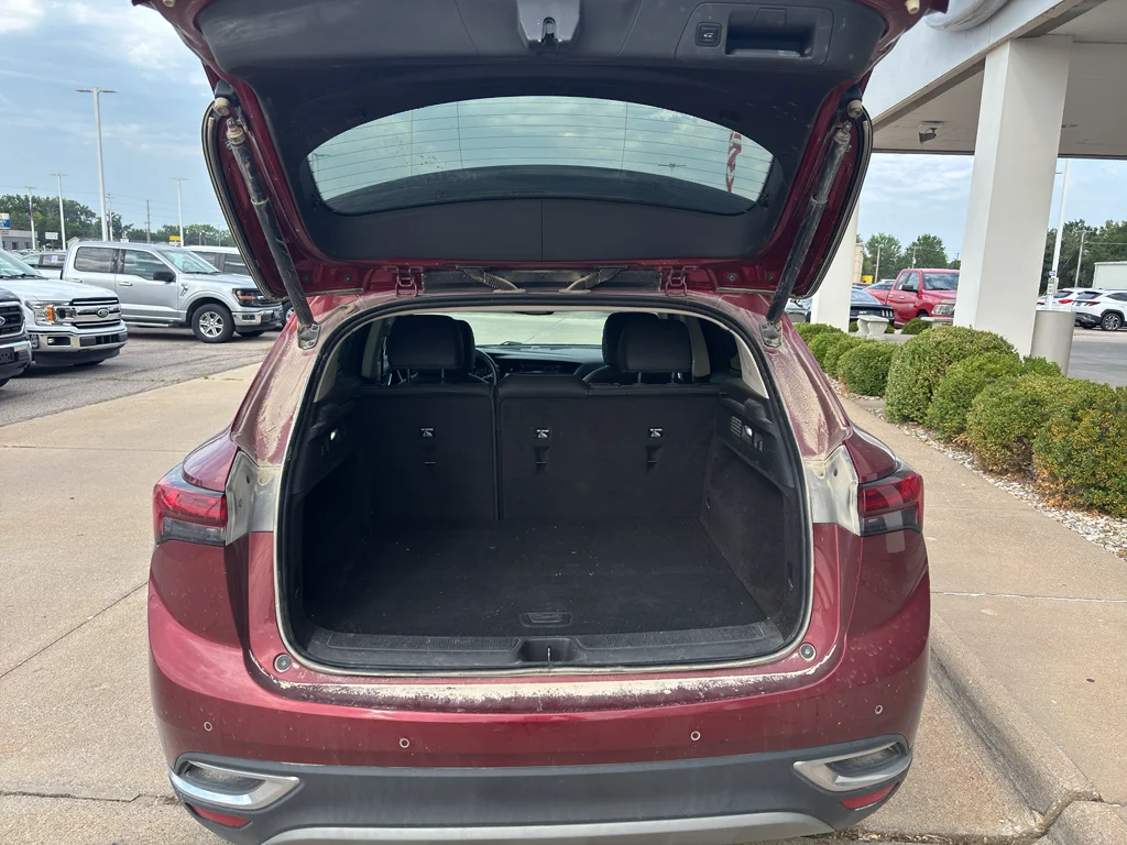 Used 2022  Buick Essence image 9