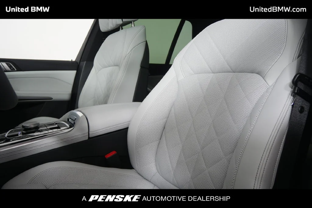 New 2026 White Metallic BMW xDrive50e image 10