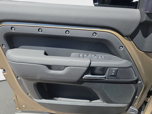 Certified Used 2025 Gondwana Stone Metallic Land Rover S image 28