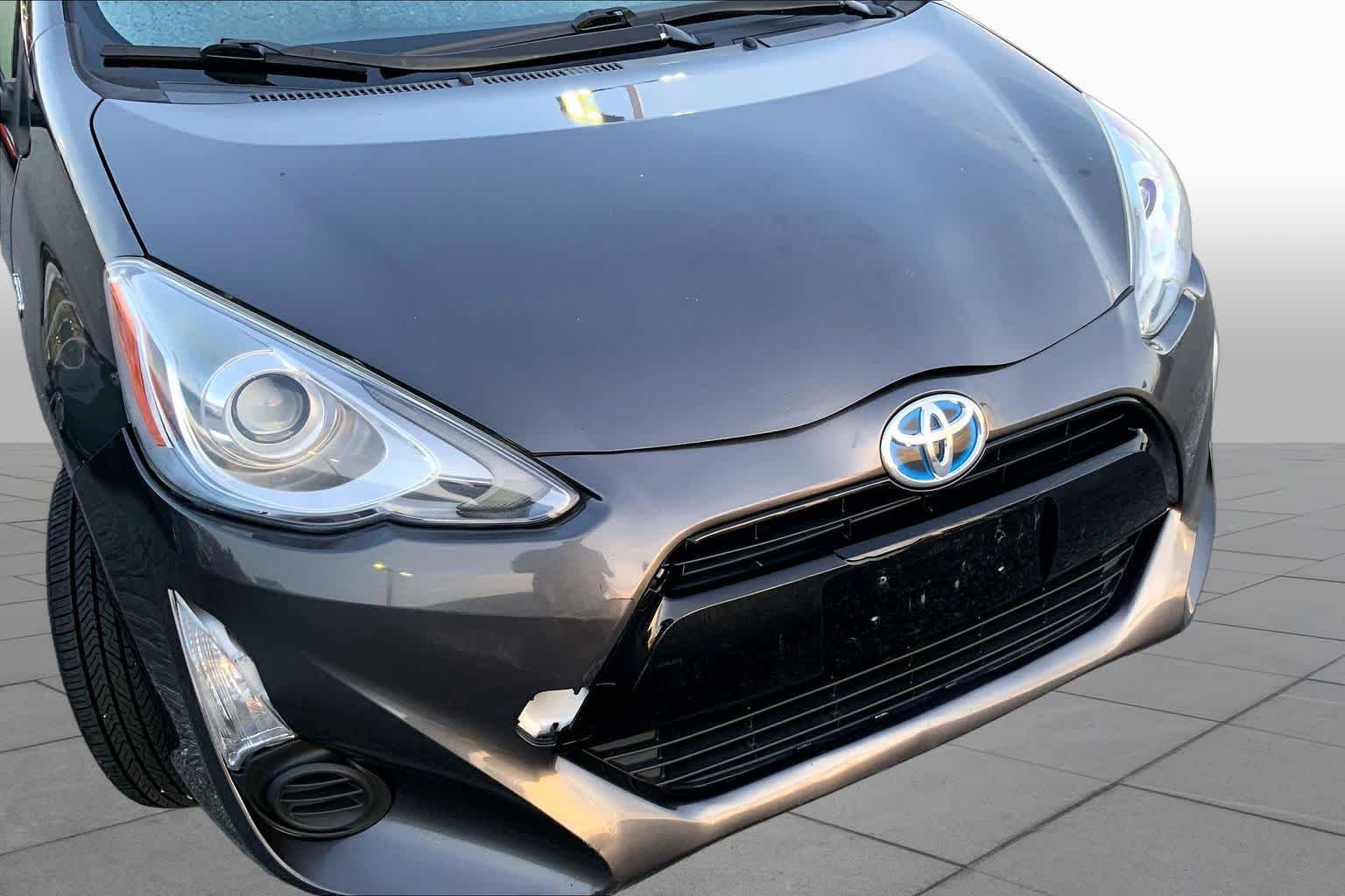 Used 2015 Magnetic Gray Metallic Toyota Three image 26