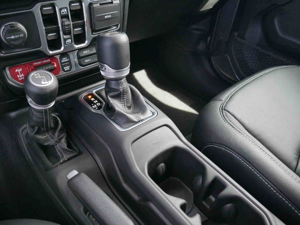 Used 2025 Gray Jeep Rubicon image 31