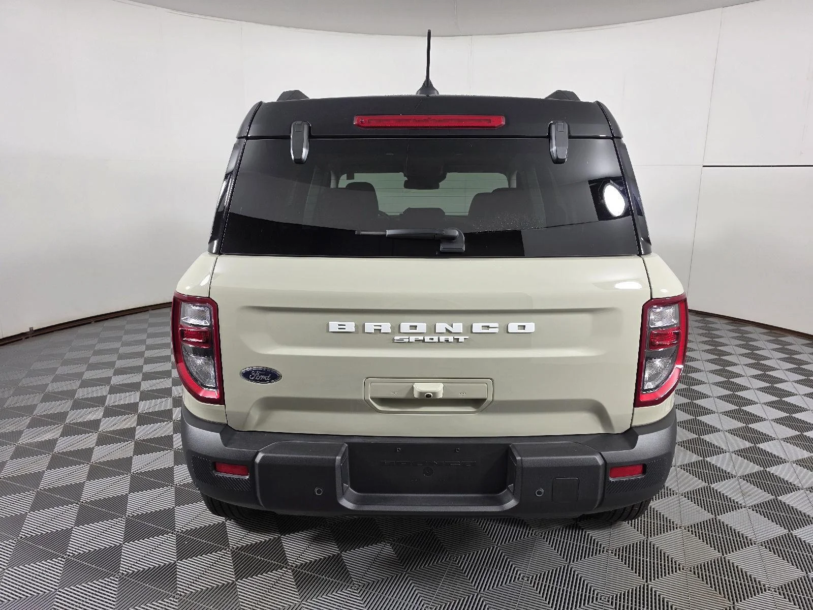 Used 2025 Desert Sand Ford Outer Banks image 10
