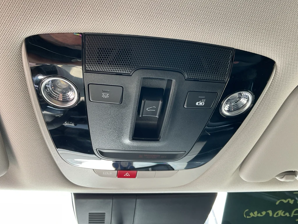 Used 2025 Vesta Blue Kia SX-Prestige image 24