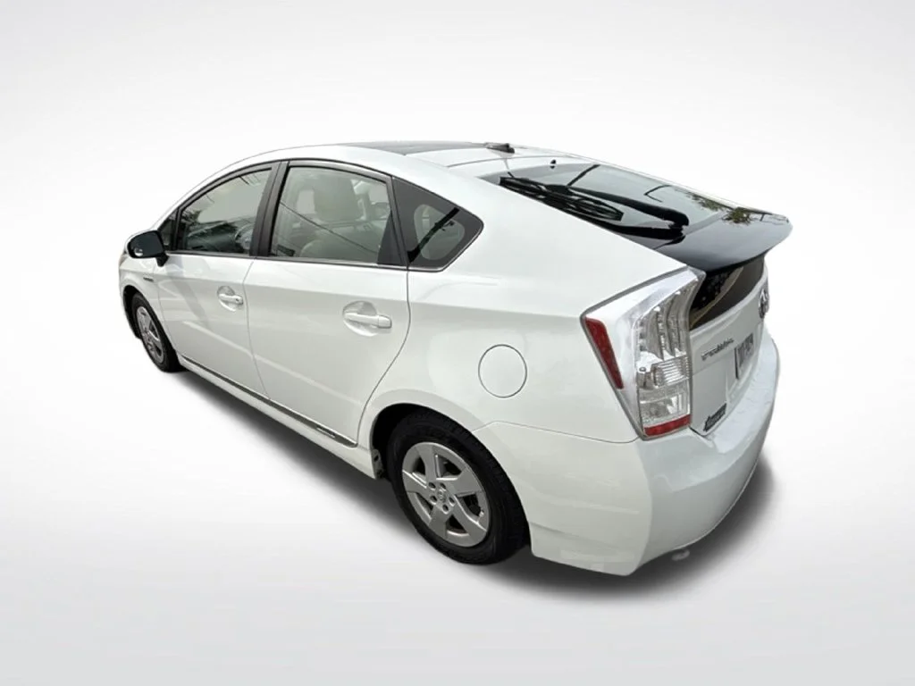 Used 2010  Toyota  image 4