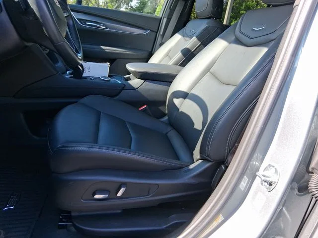 Used 2024 Silver Cadillac Luxury image 3