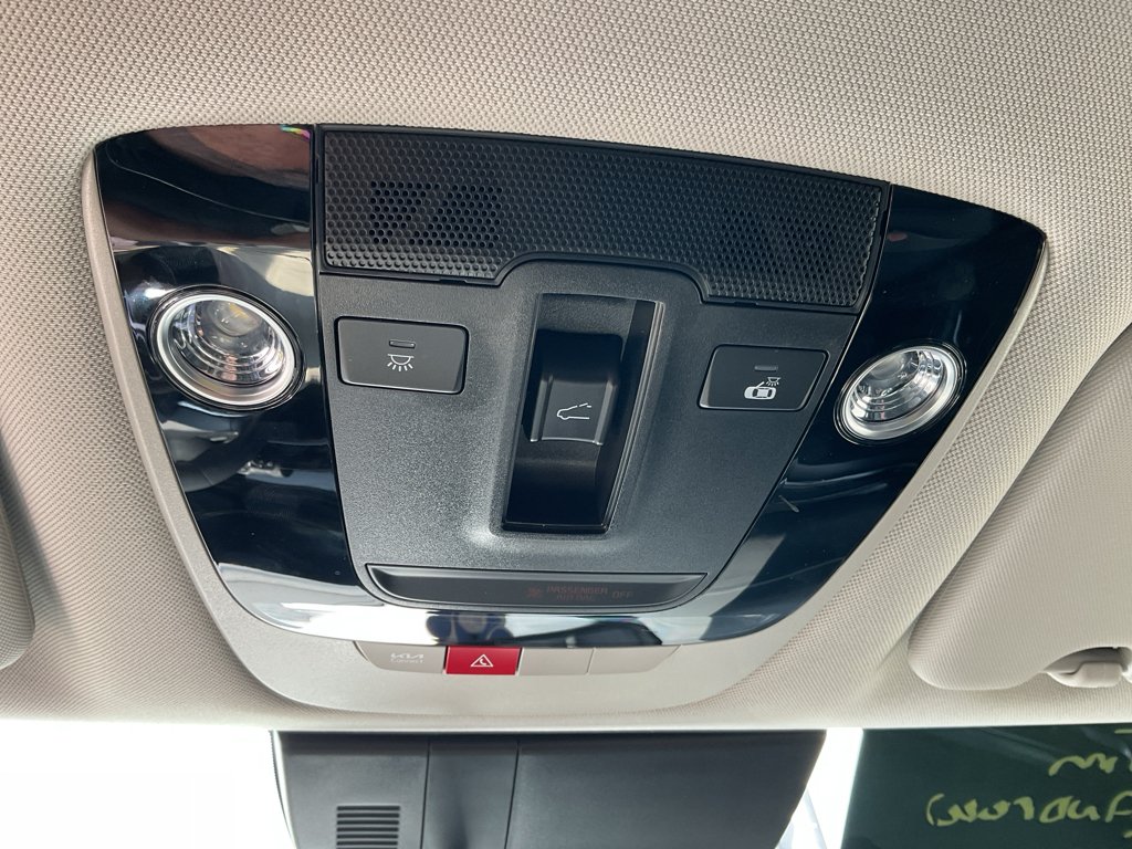 Used 2025 Vesta Blue Kia SX-Prestige image 24