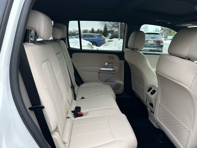 New 2026 Polar White Mercedes-Benz GLB 250 image 21