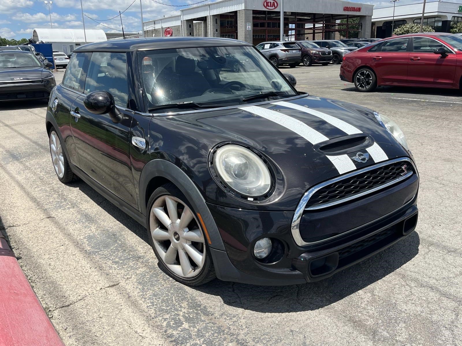 2016 MINI Cooper S's photo