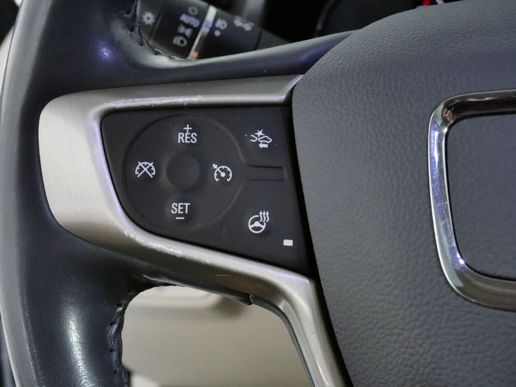 Used 2020 White GMC Denali image 17