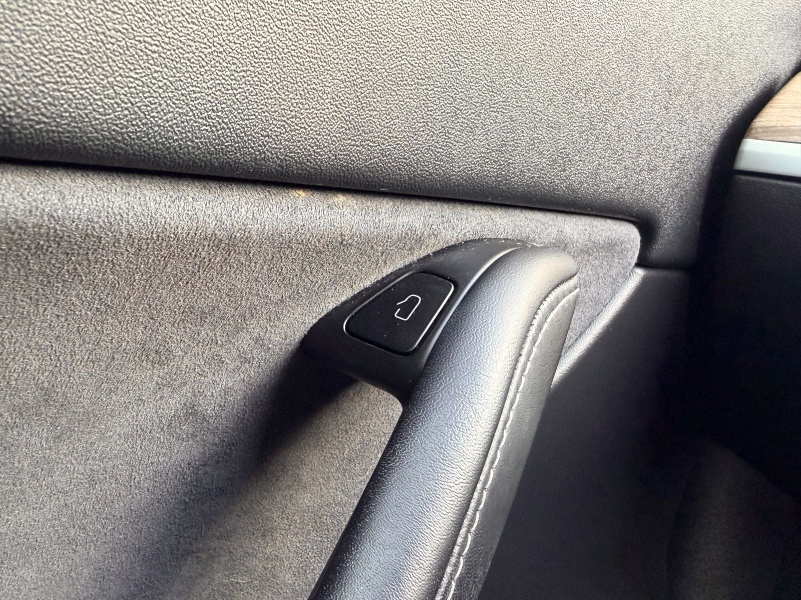 Used 2021 Solid Black Tesla Standard Range image 21