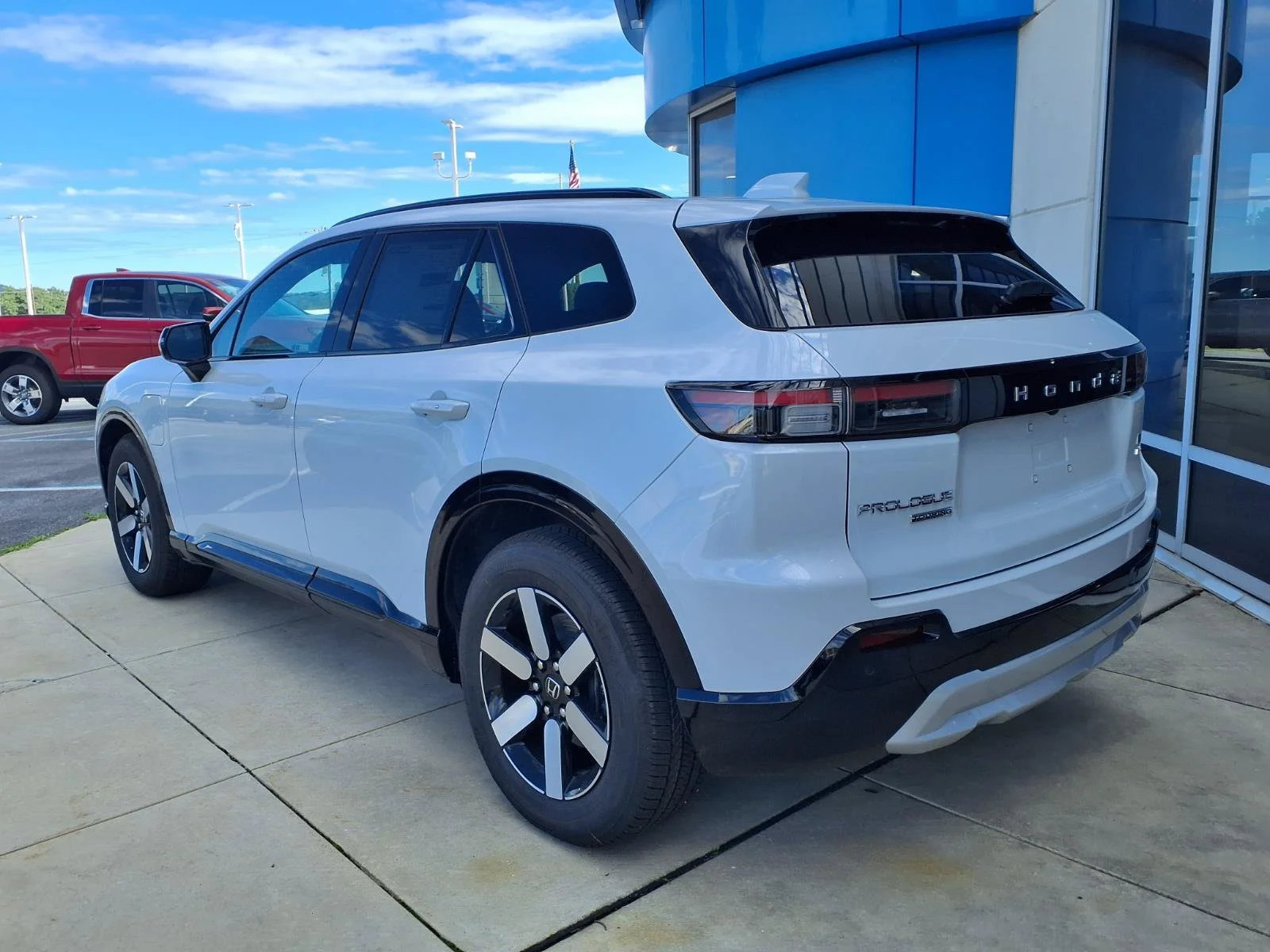 New 2026 FROSTLINE WHITE PEARL Honda Touring image 2