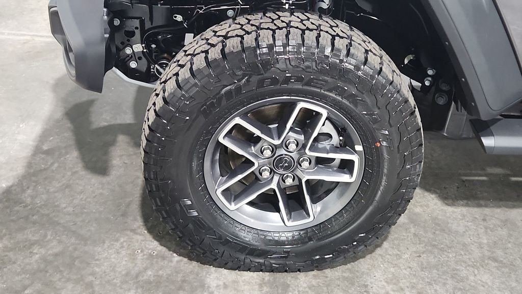 New 2026 Granite Crystal Metallic Clear-Coat Exterior Paint Jeep Mojave image 18