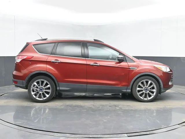 Used 2016 Orange Ford SE image 10