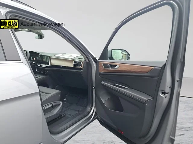 New 2026 Silver Mist Metallic Volkswagen 2.0T SE image 17