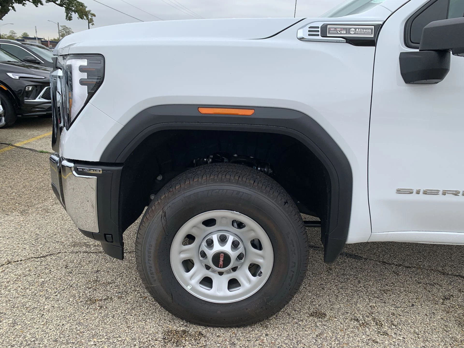 2025 GMC Sierra 3500HD Pro - Photo 9