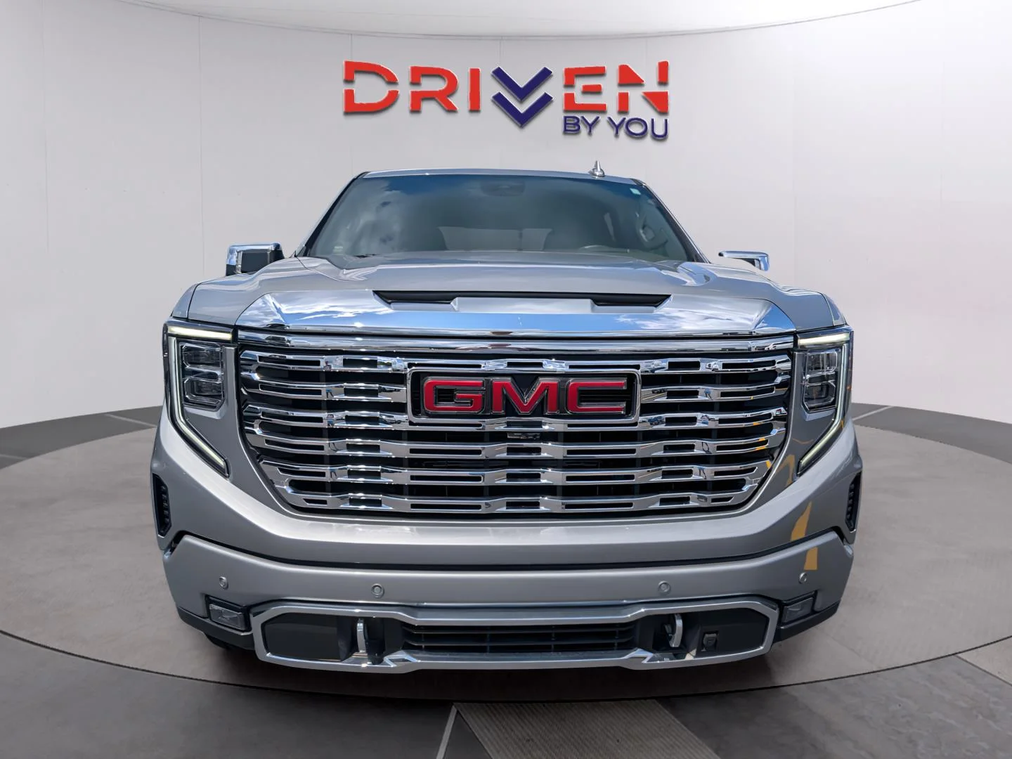 Used 2024 Sterling Metallic GMC Denali image 8