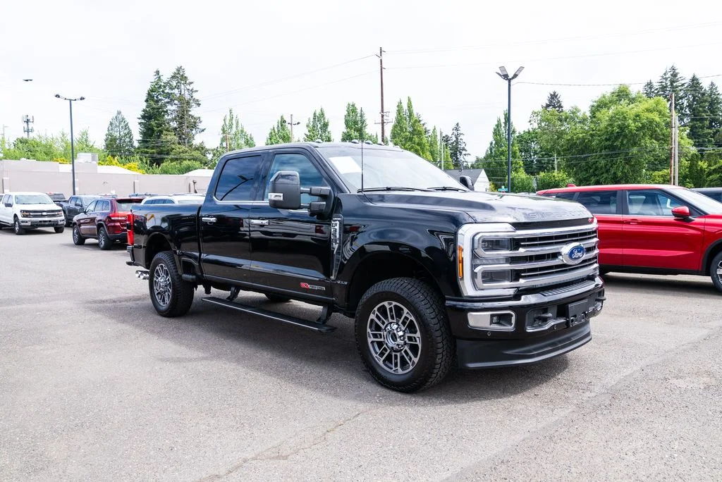 Used 2023  Ford Limited image 28