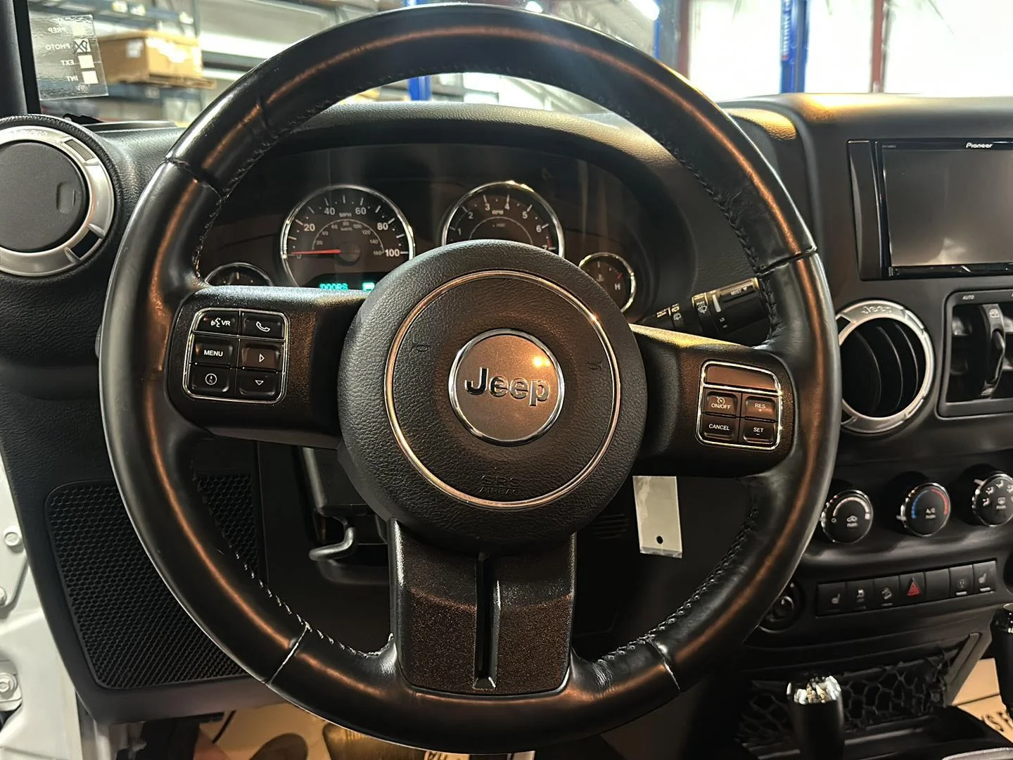 2015 Jeep Wrangler Unlimited Sahara - Photo 16