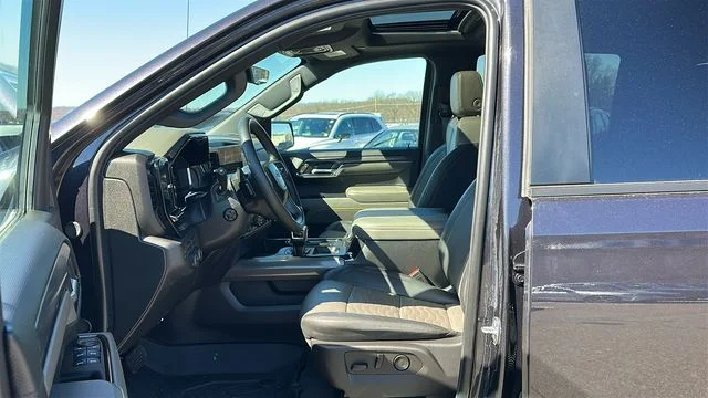 Used 2024 Gray Chevrolet ZR2 image 10